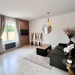 Moderne Avec 3 Barbecue Et Grande Terrasse Feyzin